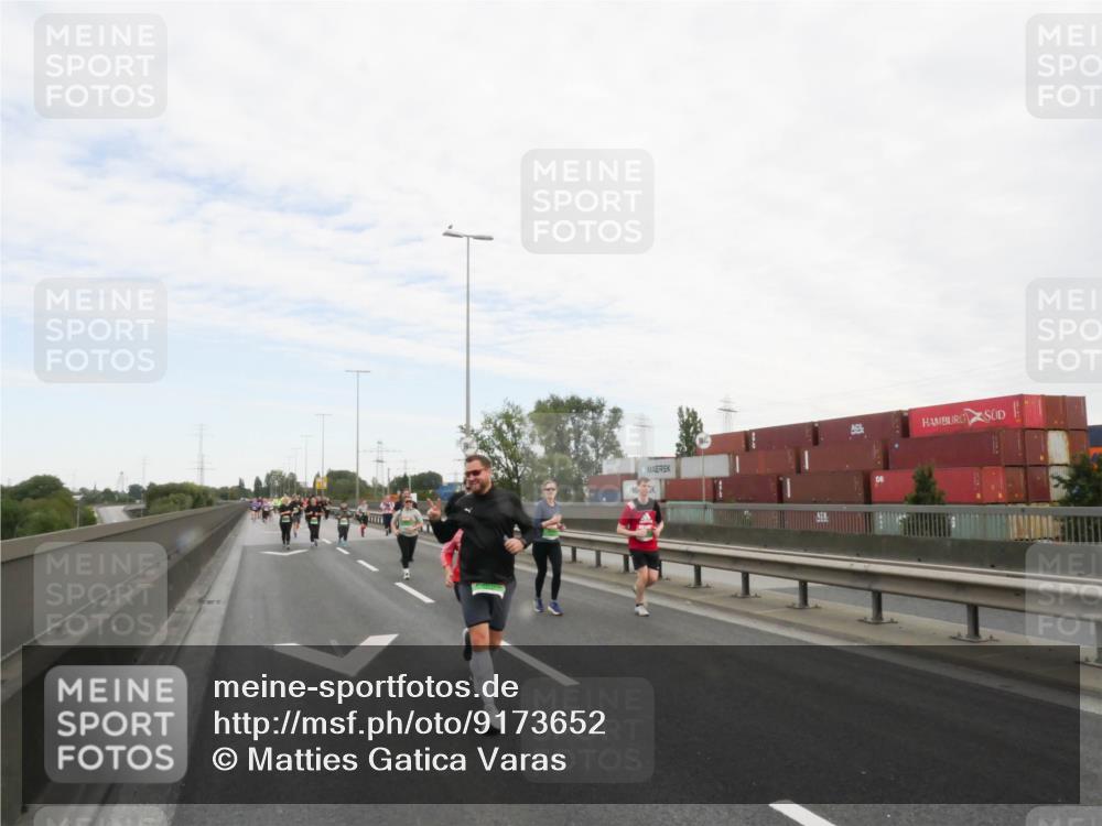 03.10.2025 - Köhlbrandbrückenlauf Matties Gatica Varas http://msf.ph/oto/9173652 03.10.2025 15:28:50 Position 3  meine-sportfotos.de