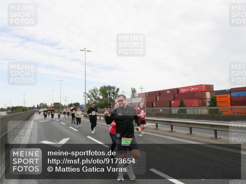 03.10.2025 - Köhlbrandbrückenlauf Matties Gatica Varas http://msf.ph/oto/9173654 03.10.2025 15:28:50 Position 3  meine-sportfotos.de