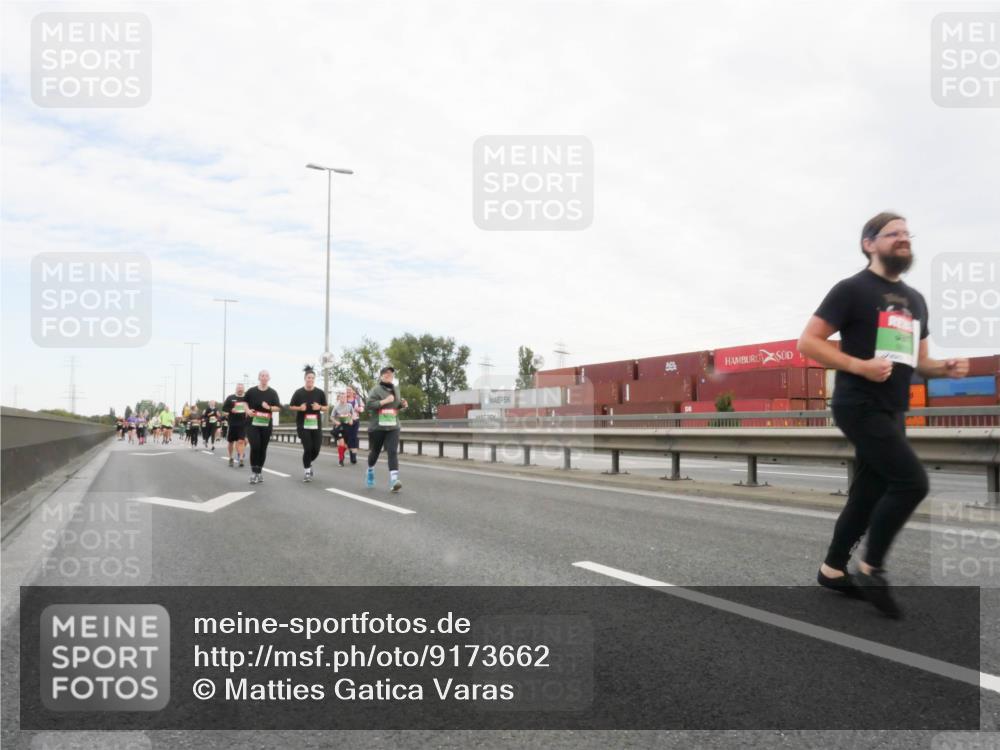 03.10.2025 - Köhlbrandbrückenlauf Matties Gatica Varas http://msf.ph/oto/9173662 03.10.2025 15:28:58 Position 3  meine-sportfotos.de