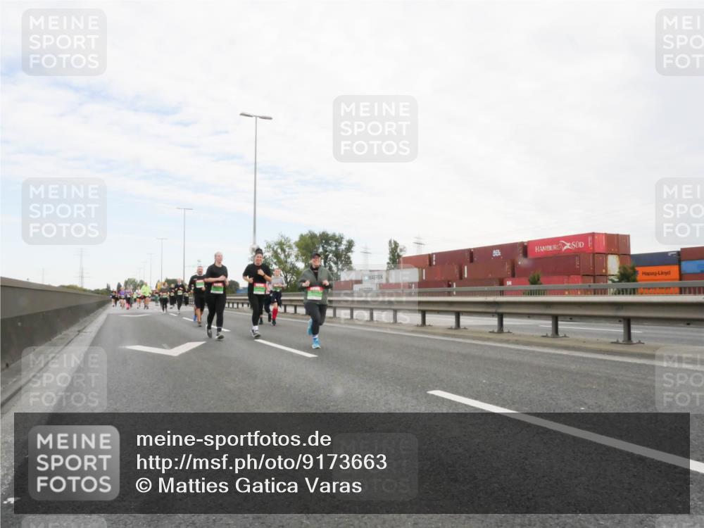 03.10.2025 - Köhlbrandbrückenlauf Matties Gatica Varas http://msf.ph/oto/9173663 03.10.2025 15:28:58 Position 3  meine-sportfotos.de