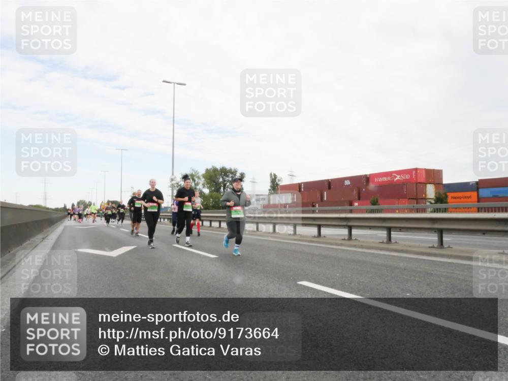 03.10.2025 - Köhlbrandbrückenlauf Matties Gatica Varas http://msf.ph/oto/9173664 03.10.2025 15:28:59 Position 3  meine-sportfotos.de