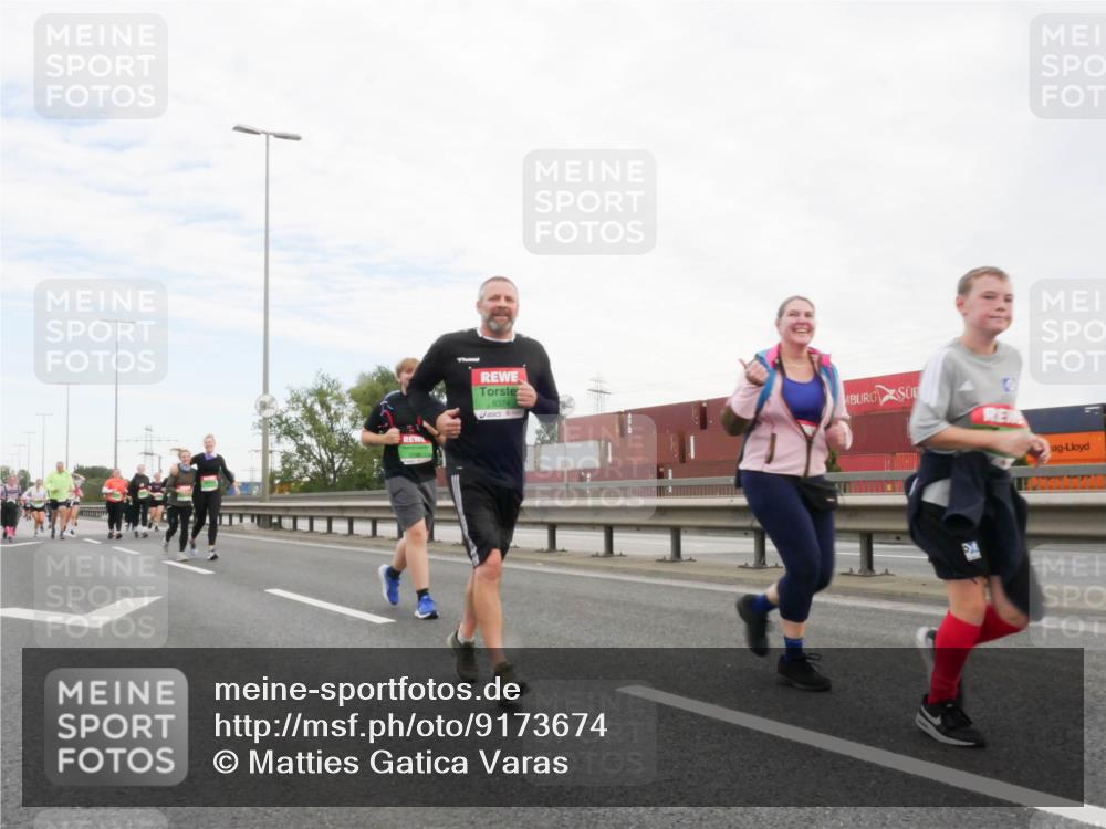 03.10.2025 - Köhlbrandbrückenlauf Matties Gatica Varas http://msf.ph/oto/9173674 03.10.2025 15:29:03 Position 3 8374 meine-sportfotos.de
