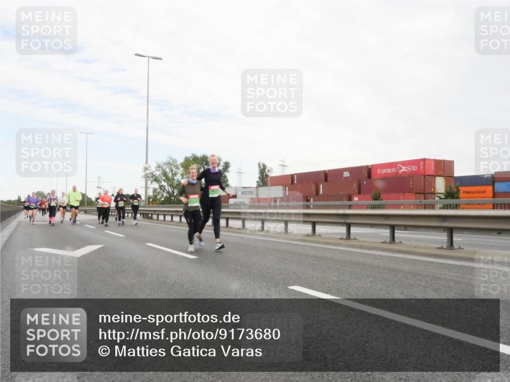 03.10.2025 - Köhlbrandbrückenlauf Matties Gatica Varas http://msf.ph/oto/9173680 03.10.2025 15:29:06 Position 3  meine-sportfotos.de