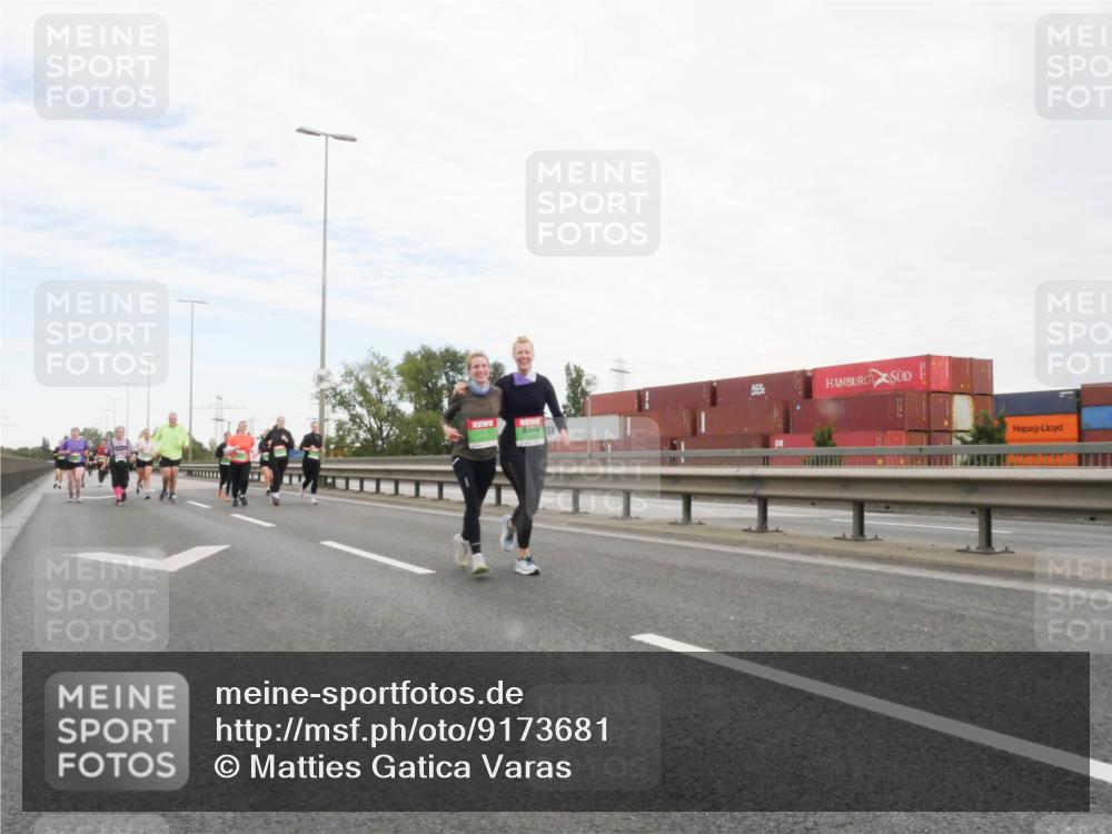 03.10.2025 - Köhlbrandbrückenlauf Matties Gatica Varas http://msf.ph/oto/9173681 03.10.2025 15:29:07 Position 3  meine-sportfotos.de