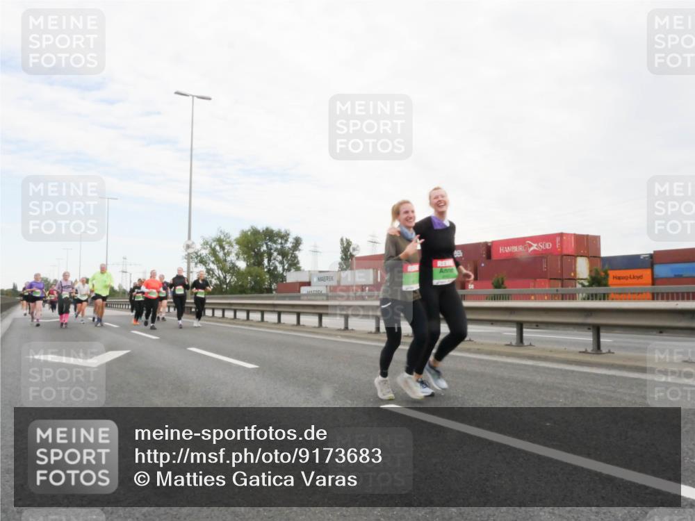 03.10.2025 - Köhlbrandbrückenlauf Matties Gatica Varas http://msf.ph/oto/9173683 03.10.2025 15:29:08 Position 3  meine-sportfotos.de