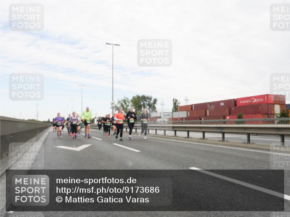 03.10.2025 - Köhlbrandbrückenlauf Matties Gatica Varas http://msf.ph/oto/9173686 03.10.2025 15:29:10 Position 3  meine-sportfotos.de