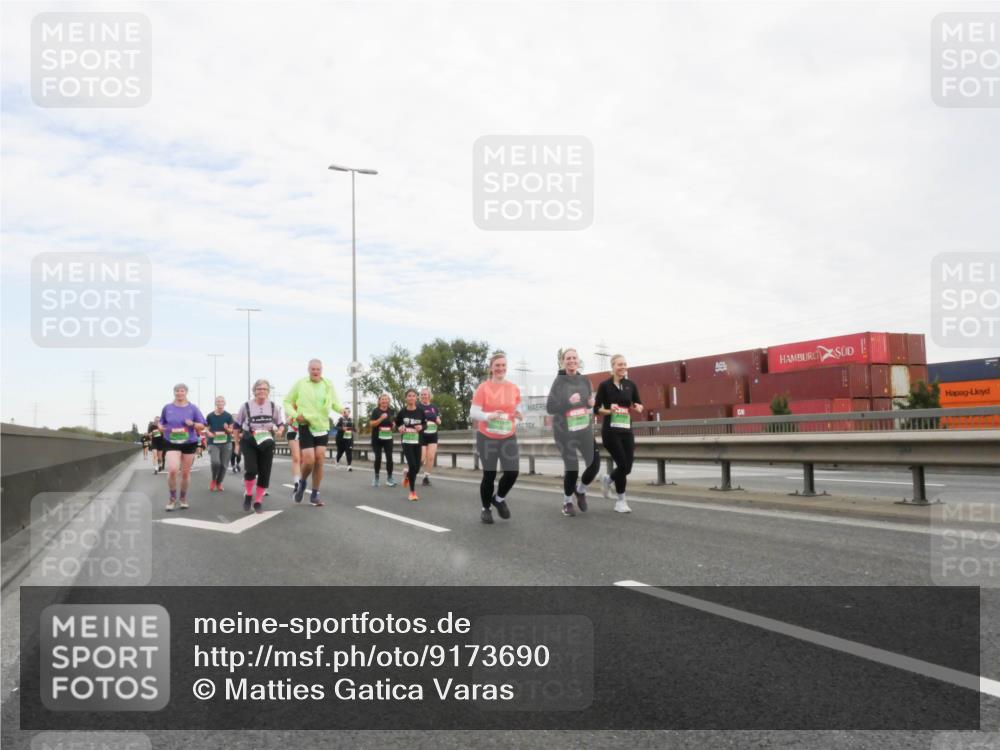 03.10.2025 - Köhlbrandbrückenlauf Matties Gatica Varas http://msf.ph/oto/9173690 03.10.2025 15:29:12 Position 3  meine-sportfotos.de