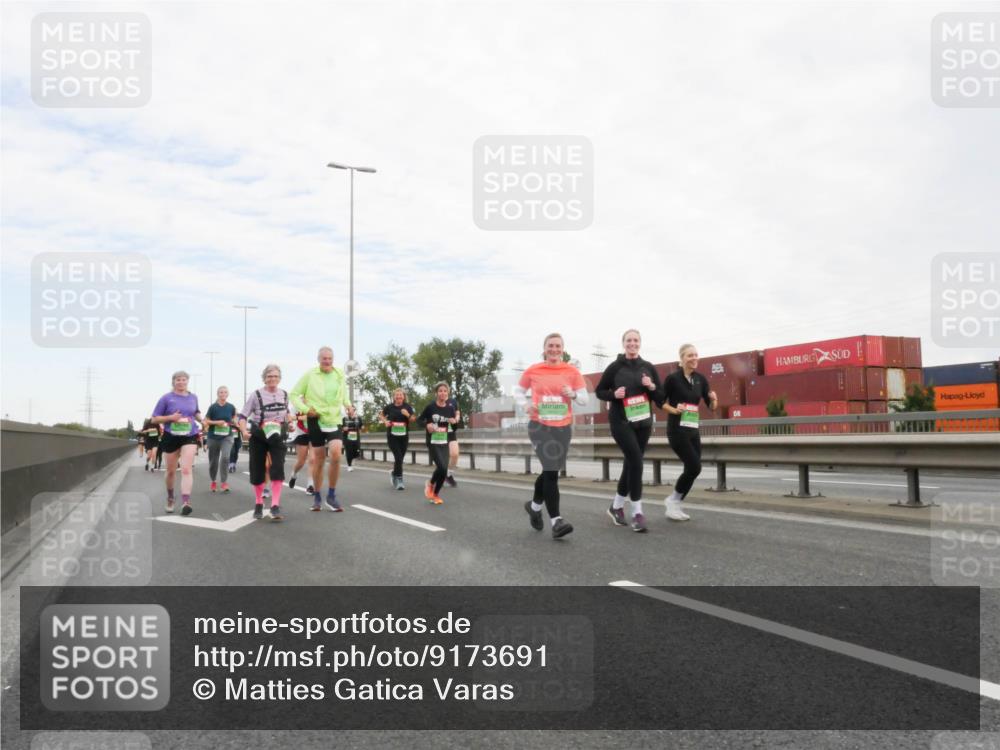 03.10.2025 - Köhlbrandbrückenlauf Matties Gatica Varas http://msf.ph/oto/9173691 03.10.2025 15:29:12 Position 3  meine-sportfotos.de