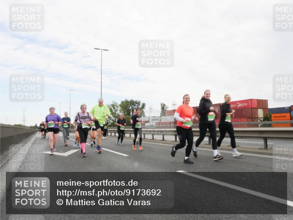 03.10.2025 - Köhlbrandbrückenlauf Matties Gatica Varas http://msf.ph/oto/9173692 03.10.2025 15:29:13 Position 3  meine-sportfotos.de
