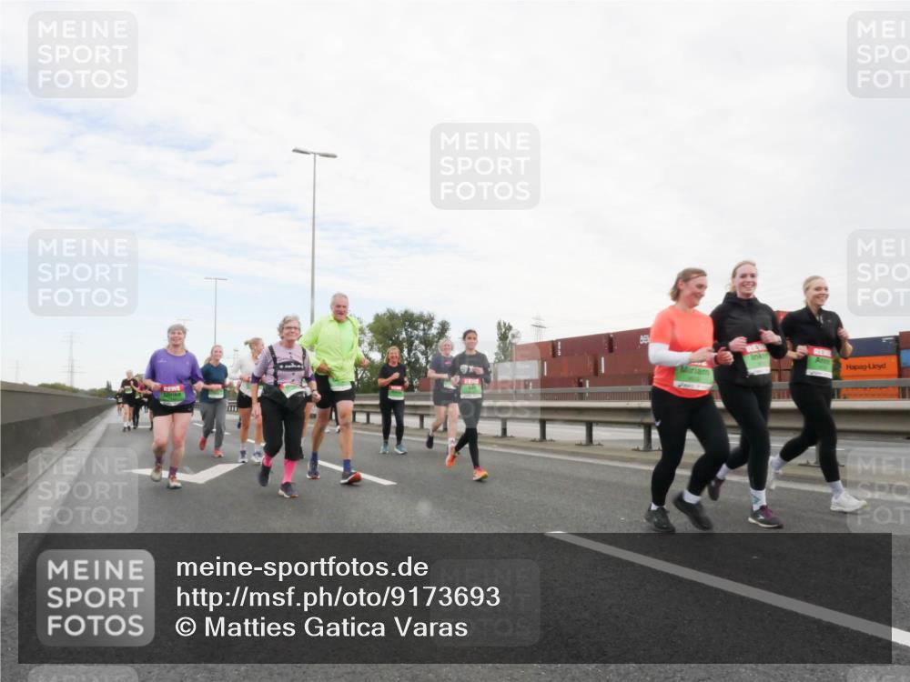 03.10.2025 - Köhlbrandbrückenlauf Matties Gatica Varas http://msf.ph/oto/9173693 03.10.2025 15:29:13 Position 3  meine-sportfotos.de