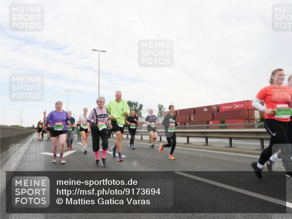 03.10.2025 - Köhlbrandbrückenlauf Matties Gatica Varas http://msf.ph/oto/9173694 03.10.2025 15:29:14 Position 3 9532 meine-sportfotos.de