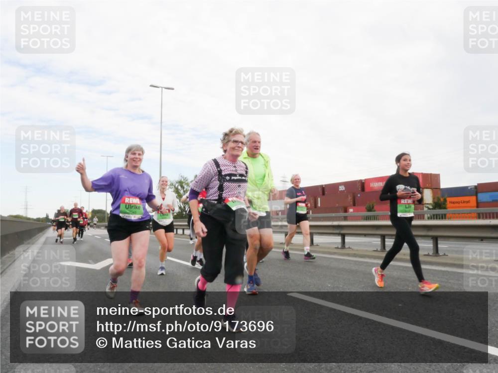 03.10.2025 - Köhlbrandbrückenlauf Matties Gatica Varas http://msf.ph/oto/9173696 03.10.2025 15:29:15 Position 3 343 meine-sportfotos.de