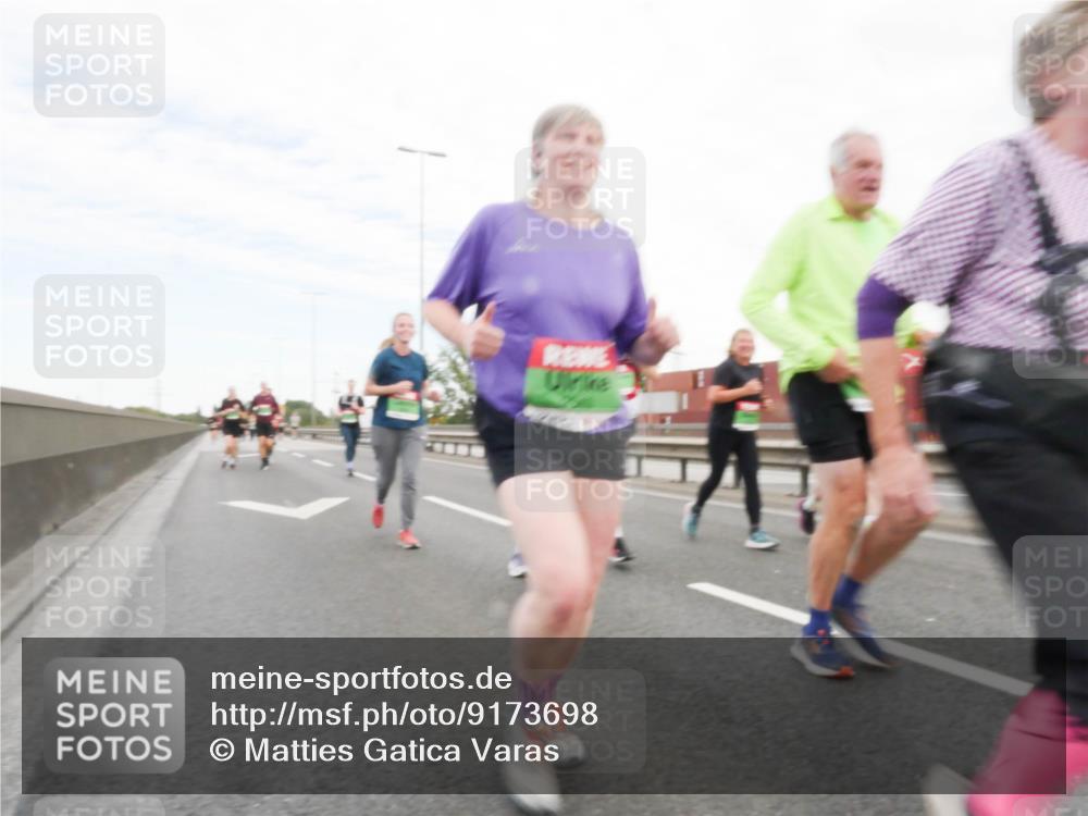 03.10.2025 - Köhlbrandbrückenlauf Matties Gatica Varas http://msf.ph/oto/9173698 03.10.2025 15:29:15 Position 3  meine-sportfotos.de
