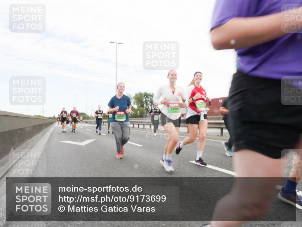 03.10.2025 - Köhlbrandbrückenlauf Matties Gatica Varas http://msf.ph/oto/9173699 03.10.2025 15:29:16 Position 3 9336 meine-sportfotos.de