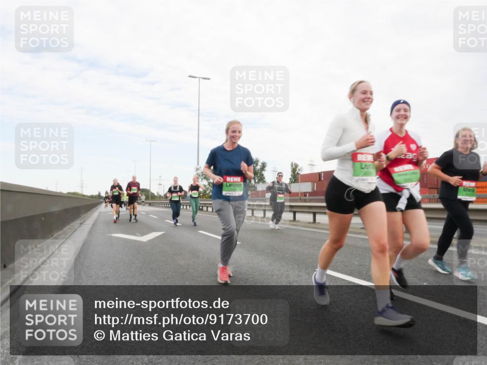 03.10.2025 - Köhlbrandbrückenlauf Matties Gatica Varas http://msf.ph/oto/9173700 03.10.2025 15:29:16 Position 3 8560, 6 meine-sportfotos.de