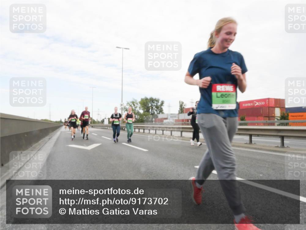 03.10.2025 - Köhlbrandbrückenlauf Matties Gatica Varas http://msf.ph/oto/9173702 03.10.2025 15:29:17 Position 3  meine-sportfotos.de