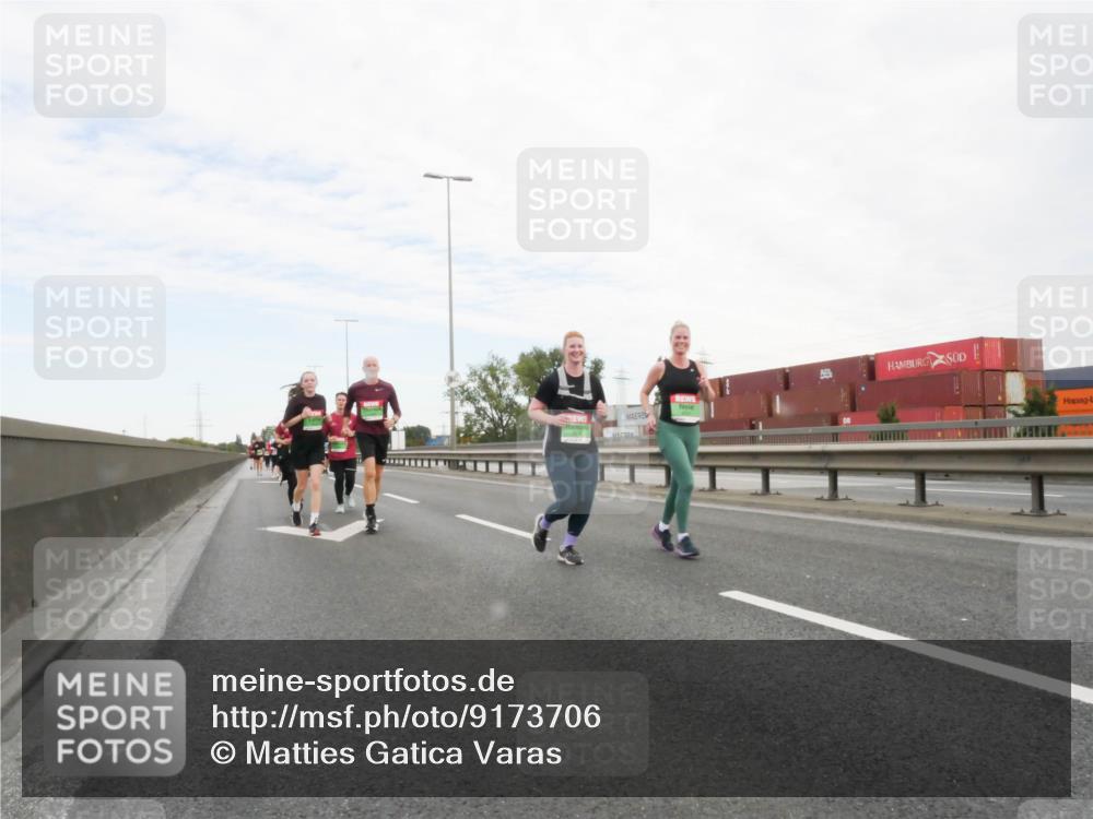 03.10.2025 - Köhlbrandbrückenlauf Matties Gatica Varas http://msf.ph/oto/9173706 03.10.2025 15:29:19 Position 3  meine-sportfotos.de