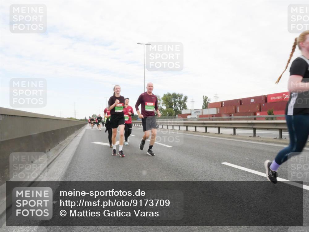 03.10.2025 - Köhlbrandbrückenlauf Matties Gatica Varas http://msf.ph/oto/9173709 03.10.2025 15:29:21 Position 3  meine-sportfotos.de
