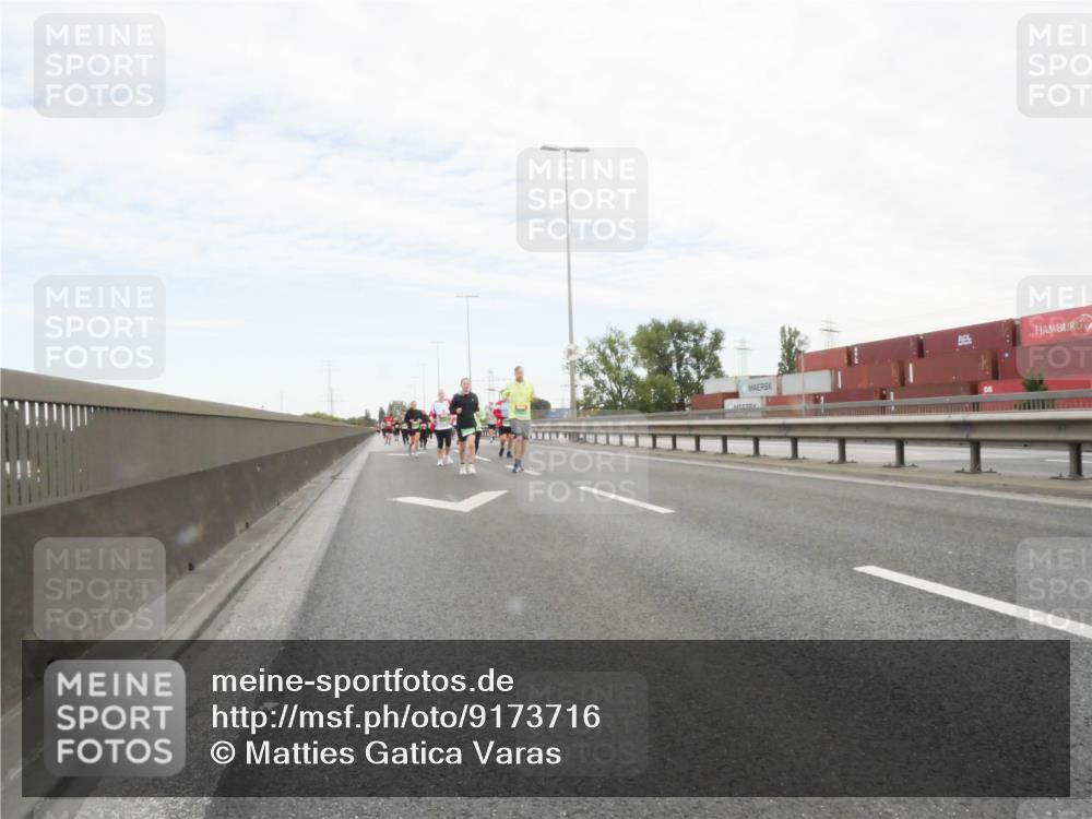 03.10.2025 - Köhlbrandbrückenlauf Matties Gatica Varas http://msf.ph/oto/9173716 03.10.2025 15:29:25 Position 3  meine-sportfotos.de