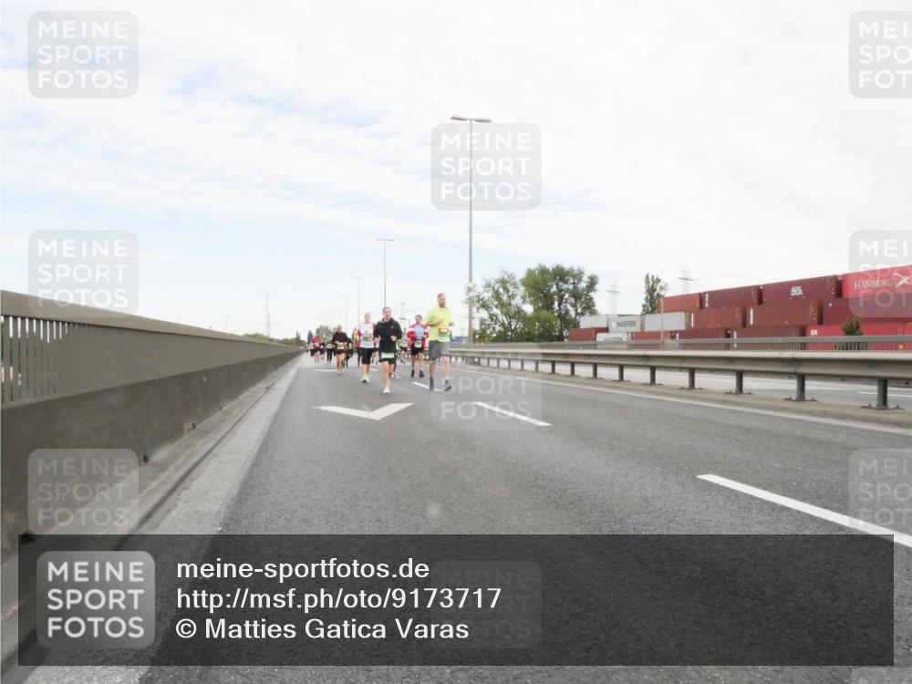 03.10.2025 - Köhlbrandbrückenlauf Matties Gatica Varas http://msf.ph/oto/9173717 03.10.2025 15:29:25 Position 3  meine-sportfotos.de