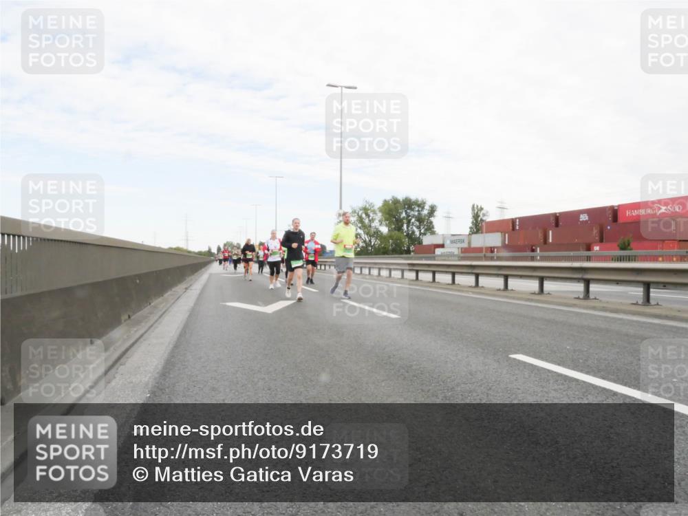03.10.2025 - Köhlbrandbrückenlauf Matties Gatica Varas http://msf.ph/oto/9173719 03.10.2025 15:29:26 Position 3  meine-sportfotos.de