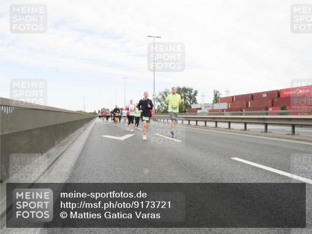 03.10.2025 - Köhlbrandbrückenlauf Matties Gatica Varas http://msf.ph/oto/9173721 03.10.2025 15:29:27 Position 3  meine-sportfotos.de