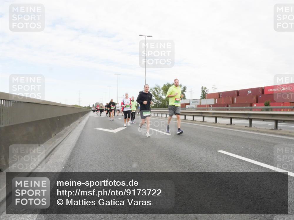 03.10.2025 - Köhlbrandbrückenlauf Matties Gatica Varas http://msf.ph/oto/9173722 03.10.2025 15:29:28 Position 3  meine-sportfotos.de