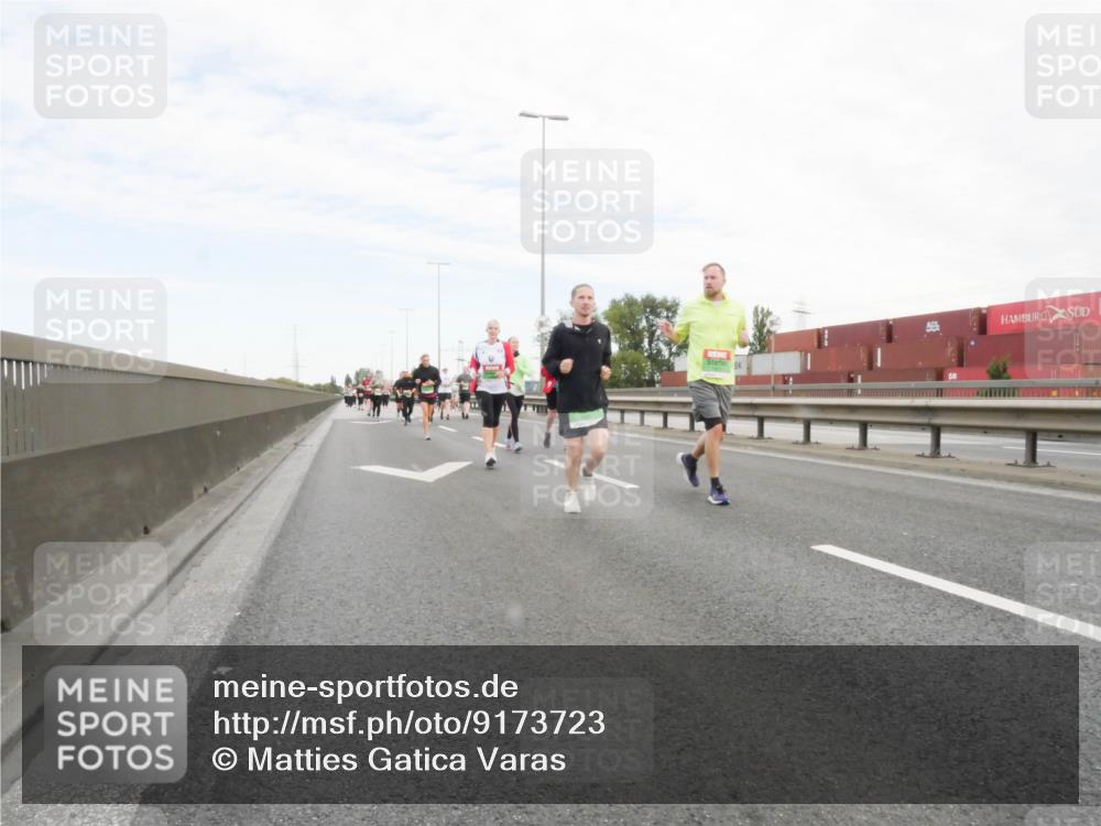 03.10.2025 - Köhlbrandbrückenlauf Matties Gatica Varas http://msf.ph/oto/9173723 03.10.2025 15:29:28 Position 3  meine-sportfotos.de