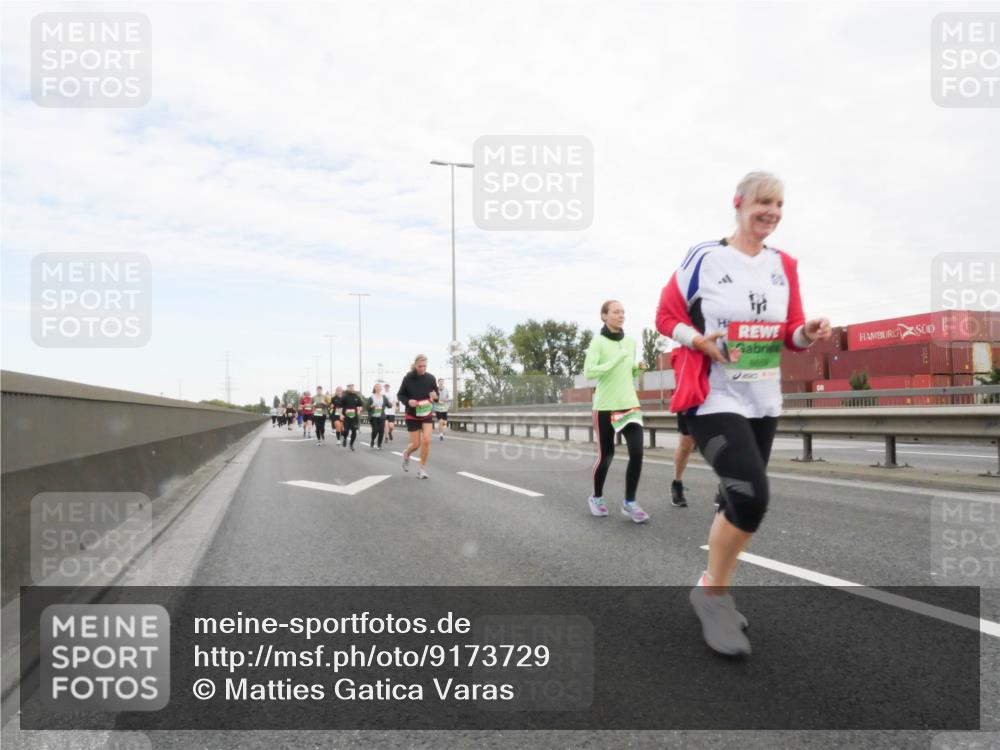 03.10.2025 - Köhlbrandbrückenlauf Matties Gatica Varas http://msf.ph/oto/9173729 03.10.2025 15:29:31 Position 3  meine-sportfotos.de