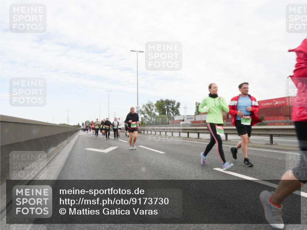 03.10.2025 - Köhlbrandbrückenlauf Matties Gatica Varas http://msf.ph/oto/9173730 03.10.2025 15:29:31 Position 3  meine-sportfotos.de
