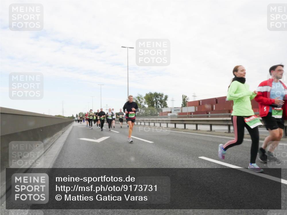 03.10.2025 - Köhlbrandbrückenlauf Matties Gatica Varas http://msf.ph/oto/9173731 03.10.2025 15:29:32 Position 3  meine-sportfotos.de