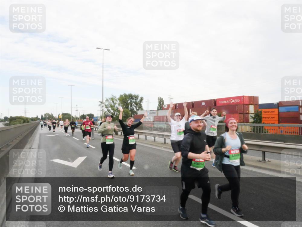 03.10.2025 - Köhlbrandbrückenlauf Matties Gatica Varas http://msf.ph/oto/9173734 03.10.2025 15:29:37 Position 3  meine-sportfotos.de