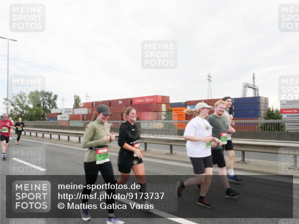 03.10.2025 - Köhlbrandbrückenlauf Matties Gatica Varas http://msf.ph/oto/9173737 03.10.2025 15:29:39 Position 3  meine-sportfotos.de
