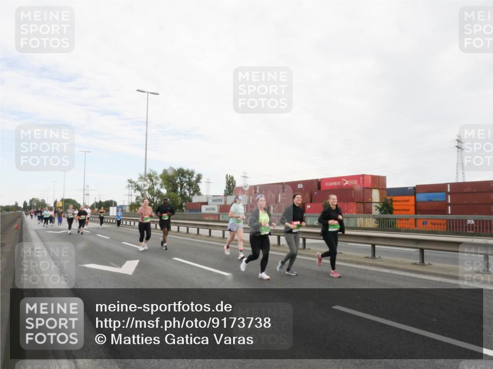 03.10.2025 - Köhlbrandbrückenlauf Matties Gatica Varas http://msf.ph/oto/9173738 03.10.2025 15:29:43 Position 3  meine-sportfotos.de