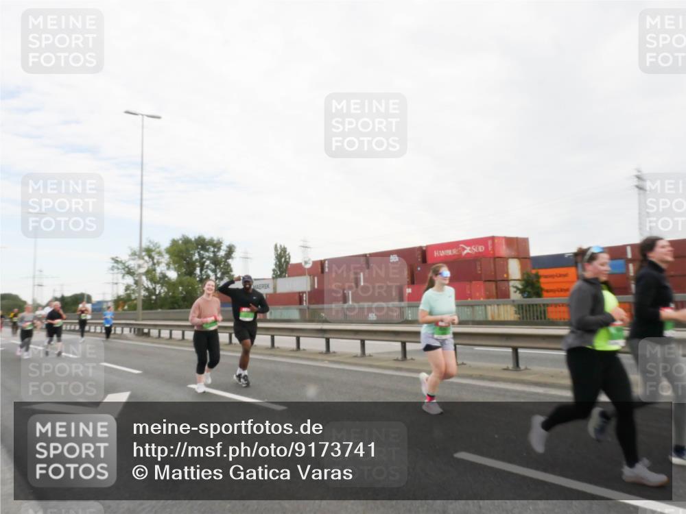 03.10.2025 - Köhlbrandbrückenlauf Matties Gatica Varas http://msf.ph/oto/9173741 03.10.2025 15:29:44 Position 3  meine-sportfotos.de