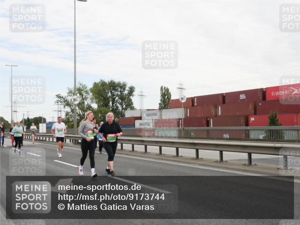 03.10.2025 - Köhlbrandbrückenlauf Matties Gatica Varas http://msf.ph/oto/9173744 03.10.2025 15:29:49 Position 3  meine-sportfotos.de