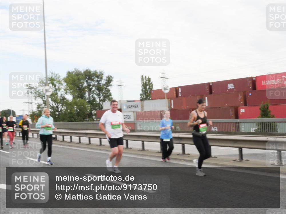 03.10.2025 - Köhlbrandbrückenlauf Matties Gatica Varas http://msf.ph/oto/9173750 03.10.2025 15:29:53 Position 3  meine-sportfotos.de