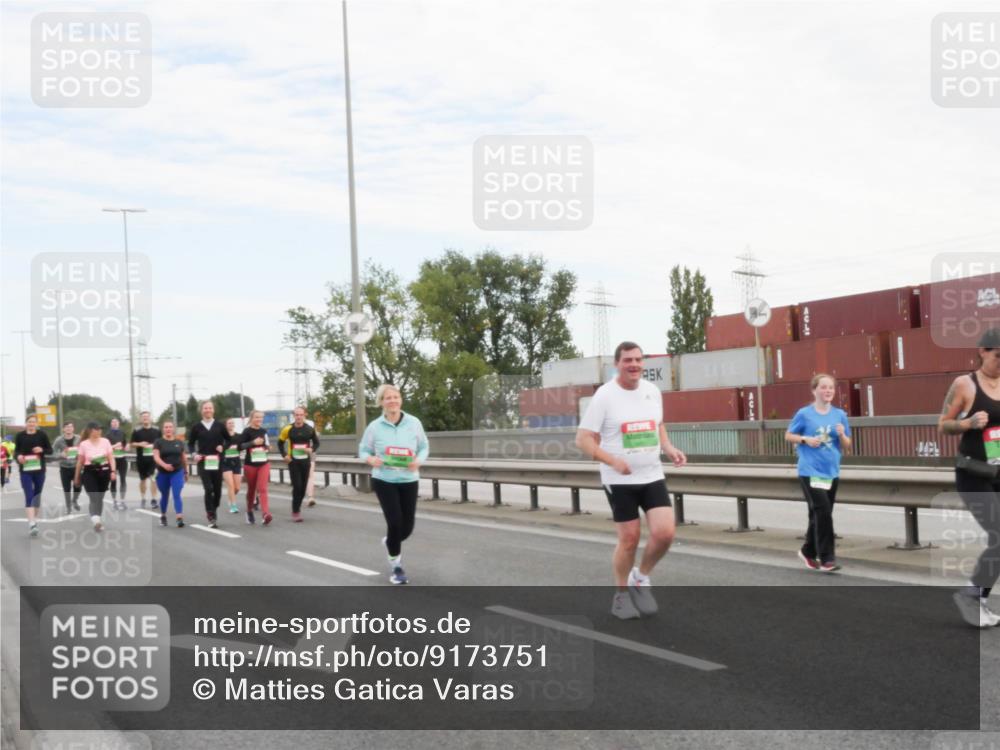 03.10.2025 - Köhlbrandbrückenlauf Matties Gatica Varas http://msf.ph/oto/9173751 03.10.2025 15:29:53 Position 3  meine-sportfotos.de