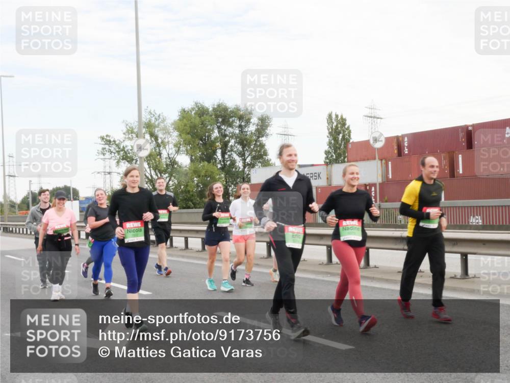 03.10.2025 - Köhlbrandbrückenlauf Matties Gatica Varas http://msf.ph/oto/9173756 03.10.2025 15:29:59 Position 3 9373 meine-sportfotos.de