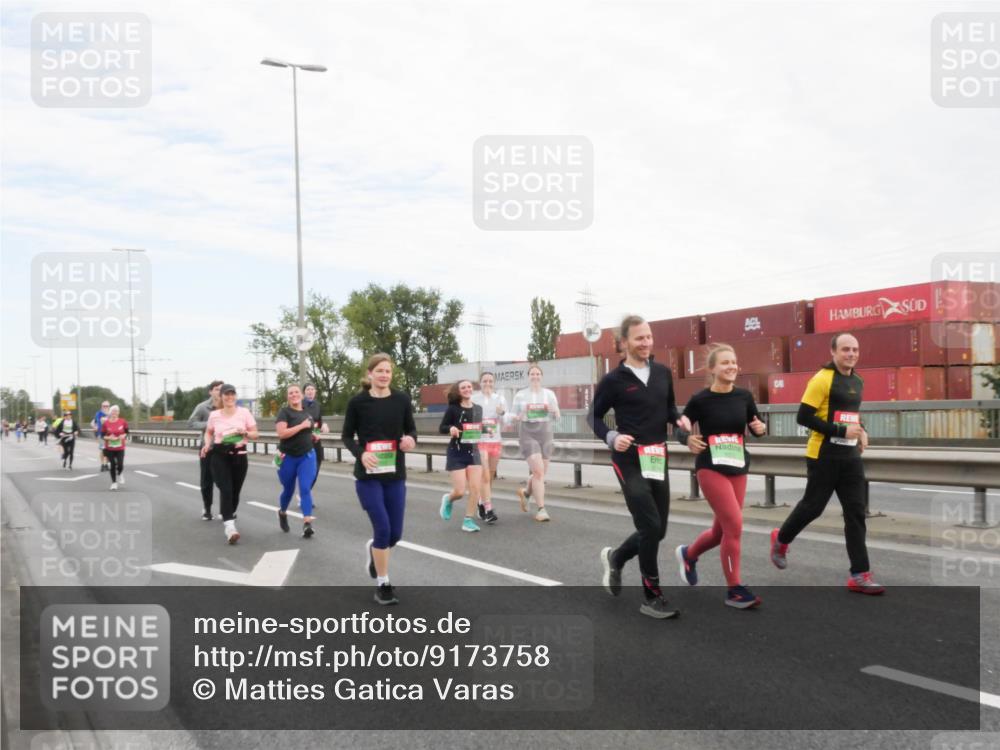 03.10.2025 - Köhlbrandbrückenlauf Matties Gatica Varas http://msf.ph/oto/9173758 03.10.2025 15:30:00 Position 3  meine-sportfotos.de