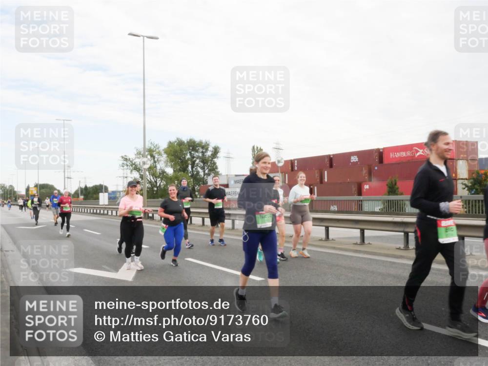 03.10.2025 - Köhlbrandbrückenlauf Matties Gatica Varas http://msf.ph/oto/9173760 03.10.2025 15:30:01 Position 3  meine-sportfotos.de
