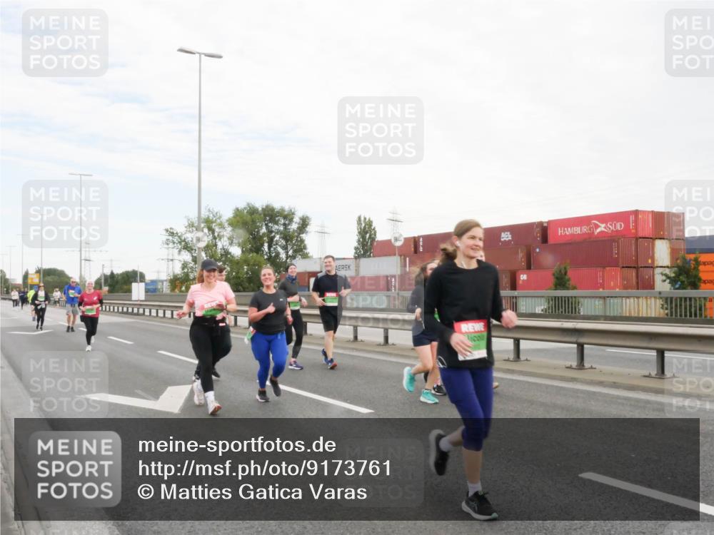 03.10.2025 - Köhlbrandbrückenlauf Matties Gatica Varas http://msf.ph/oto/9173761 03.10.2025 15:30:01 Position 3  meine-sportfotos.de