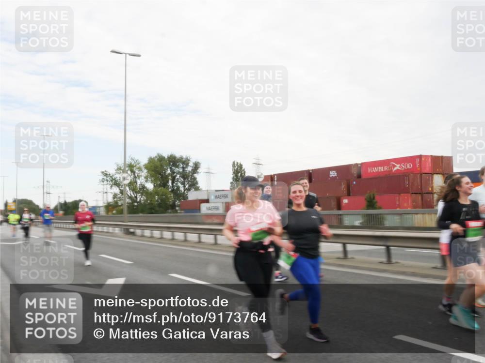03.10.2025 - Köhlbrandbrückenlauf Matties Gatica Varas http://msf.ph/oto/9173764 03.10.2025 15:30:03 Position 3  meine-sportfotos.de