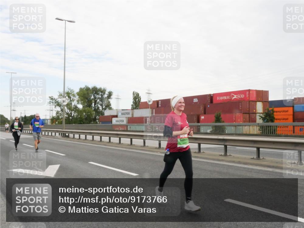 03.10.2025 - Köhlbrandbrückenlauf Matties Gatica Varas http://msf.ph/oto/9173766 03.10.2025 15:30:06 Position 3  meine-sportfotos.de