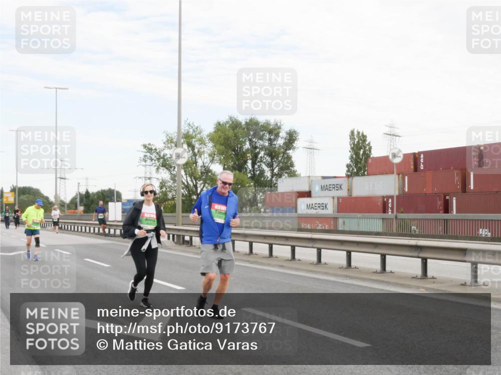 03.10.2025 - Köhlbrandbrückenlauf Matties Gatica Varas http://msf.ph/oto/9173767 03.10.2025 15:30:09 Position 3  meine-sportfotos.de