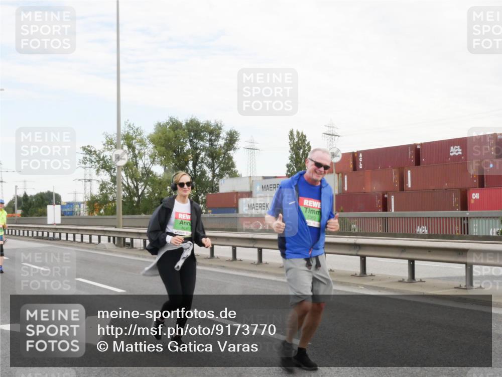 03.10.2025 - Köhlbrandbrückenlauf Matties Gatica Varas http://msf.ph/oto/9173770 03.10.2025 15:30:10 Position 3 8641, 7, 8362 meine-sportfotos.de