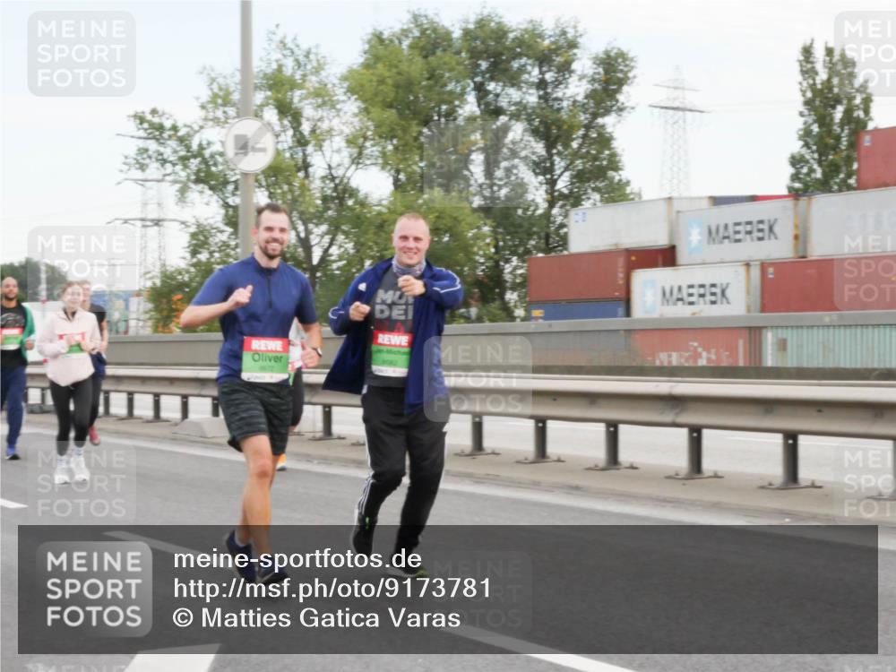 03.10.2025 - Köhlbrandbrückenlauf Matties Gatica Varas http://msf.ph/oto/9173781 03.10.2025 15:30:24 Position 3 2080 meine-sportfotos.de