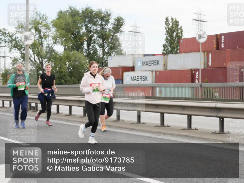 03.10.2025 - Köhlbrandbrückenlauf Matties Gatica Varas http://msf.ph/oto/9173785 03.10.2025 15:30:27 Position 3 20 meine-sportfotos.de