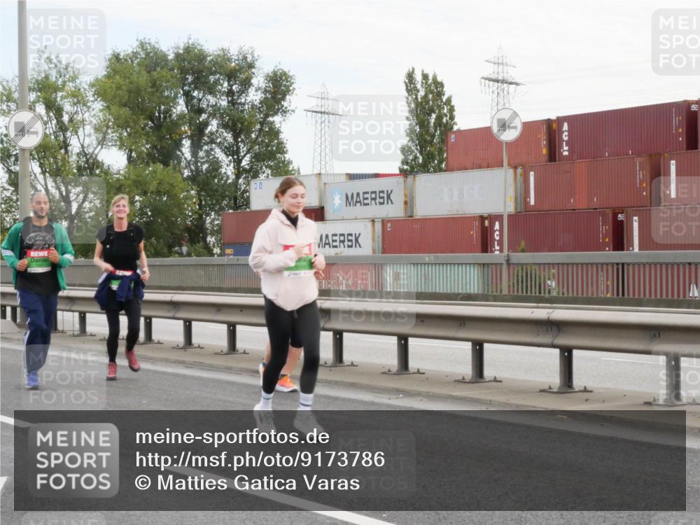 03.10.2025 - Köhlbrandbrückenlauf Matties Gatica Varas http://msf.ph/oto/9173786 03.10.2025 15:30:28 Position 3  meine-sportfotos.de