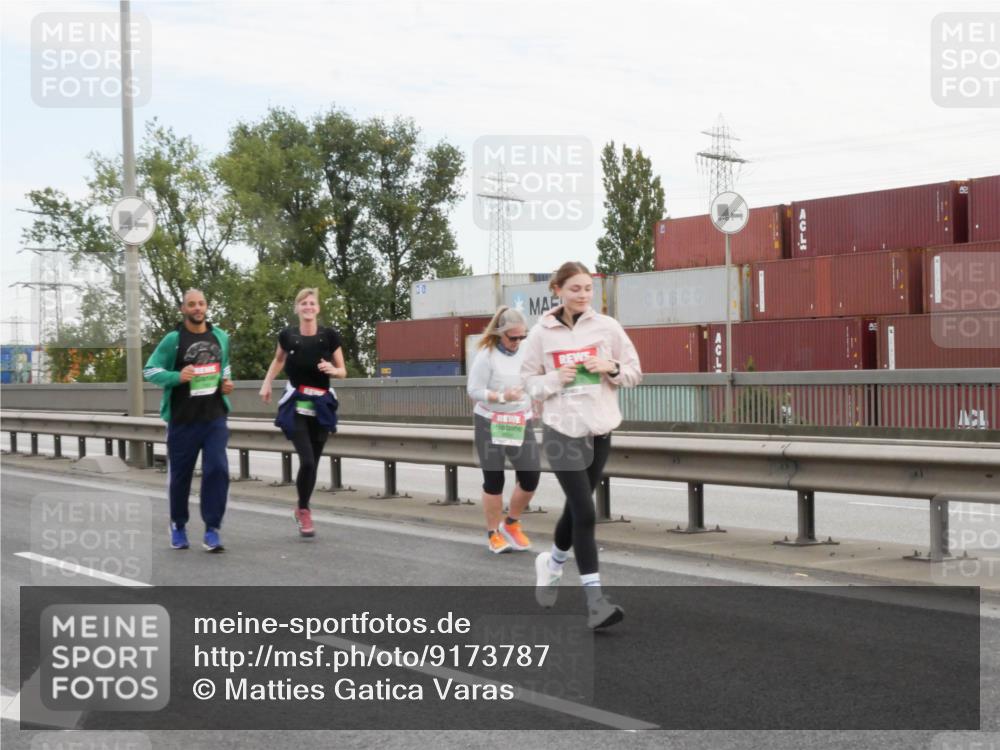 03.10.2025 - Köhlbrandbrückenlauf Matties Gatica Varas http://msf.ph/oto/9173787 03.10.2025 15:30:28 Position 3  meine-sportfotos.de